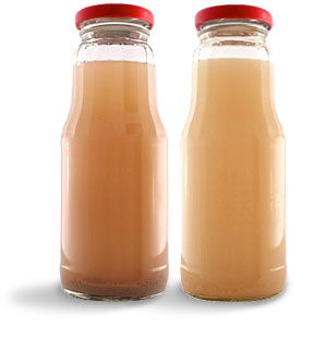 Sok jabłkowy przed i po odwirowaniu