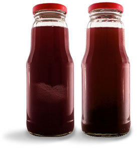 Sok jabłkowo-porzeczkowy przed i po odwirowaniu